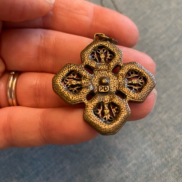 Premier Designs Pendant and Earrings - Picture 4 of 4